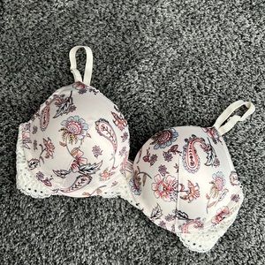 Victoria’s Secret bra